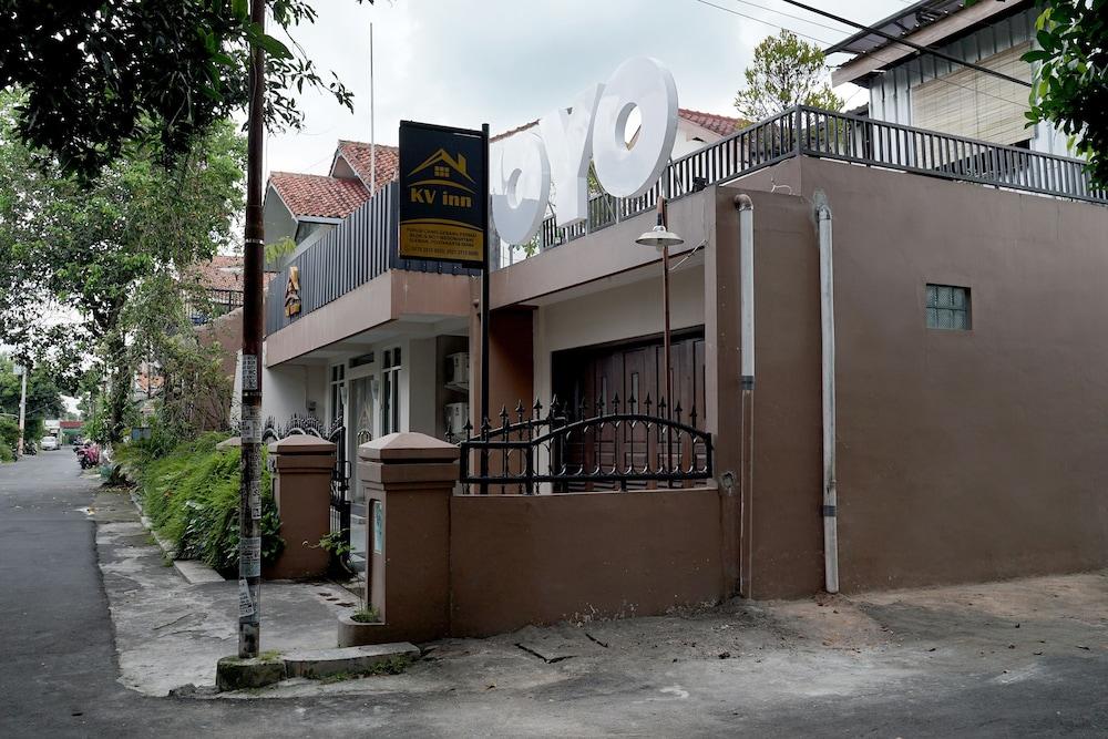 Koolkost Near Stadion Maguwoharjo Salakan Ngoại thất bức ảnh